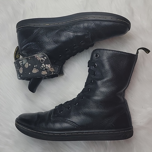 Dr. Martens Shoes - DR. MARTENS Stratford Black Leather Floral Lined Lace Up Fold Over Punk Boots 7